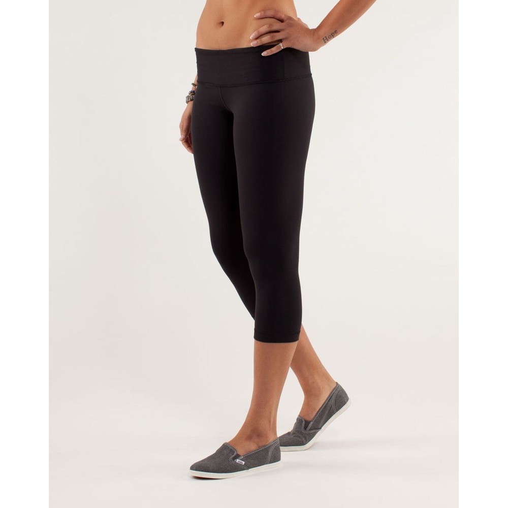Lululemon Wunder Under Crop Leggings Size 6 Black High Rise Athletic Yoga Pants